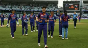 भारत ने इंग्लैंड को 2-1 से हराकर सीरीज पर किया कब्जा: तीसरे वनडे में 13 रन से दी मात; क्रान्ति गौड़ ने झटके 6 विकेट