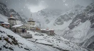 उत्तराखंड में कुदरत का कहर: हेमकुंड साहिब और बद्रीनाथ धाम बर्फ से ढके, तीन जिलों में भूस्खलन का गंभीर खतरा