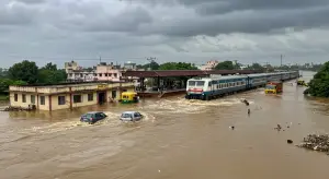 तूफान मोन्था से तेलंगाना में तबाही, स्कूल डूबा:कार-ट्रक बहे; रेलवे स्टेशन पर पानी भरा, एक्सप्रेस ट्रेन को रोकना पड़ा