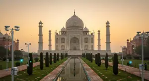 ताज महल को बचाने के लिए बड़ा कदम: प्रदूषित हवा की निगरानी पर खर्च होंगे 36 करोड़ रुपये!