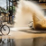 Water Splashed on Cyclist, Vehicle Got 'Karma's Fruit' in Moments!