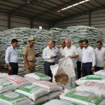 Major exposé of fake fertilizer in Auraiya: 900 sacks recovered, huge fraud against farmers!