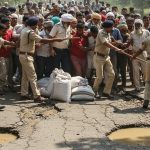 Banda: Chandrashekhar Launches Major Attack on Government – 'Potholes Not Filled in Eight Years, Farmers Lathi-Charged for Fertilizer'
