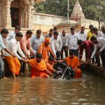 Bareilly: Two bike-borne Kanwariyas fell into a drain near a temple, rescued by locals; Aonla grieves farmer's death in accident.