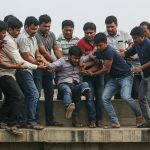 Death Defied on Bridge! Passers-by Save Youth's Life in Mere Seconds, Watch Viral Video