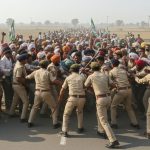 Fertilizer Chaos in UP: Farmers on Streets, Police Baton-Charge; Department: Only 10 Days' Stock