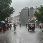 Monsoon lashes entire Uttar Pradesh: 46 districts face threat of heavy rain today, know which areas have special warning