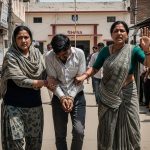 UP: Wife dragged and beat husband, then tied his hands and took him to the police station; two women's ruckus goes viral