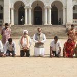 UP: Farmer Leader Becomes Voice of Nagar Panchayat Workers, Reaches Collectorate on Knees