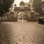 Nature's Fury in UP: Heavy Rain Alert for 24 Districts, Lucknow Witnesses Torrential Downpour Since Late Night; Schools and Colleges Closed