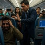 Young Man Suffers Panic Attack on Indigo Mumbai-Kolkata Flight; Co-Passenger Slaps Him, Says 'I Was Getting Annoyed'; Video Viral