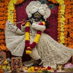 Janmashtami 2025: Lucknow's Thakur Ji to wear Vrindavan's pearl attire, divine adornment with Kolkata flowers!
