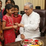 Unique Rakshabandhan Scene in Kanpur: Children Tie Rakhi to District Magistrate Jitendra Pratap, Narrate Heart-Touching Stories