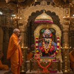 Krishna Janmashtami 2025: CM Yogi Arrives in Mathura For 38th Time, Offers Prayers To Kanha In Sanctum Sanctorum; Entire City Immersed In Devotion.