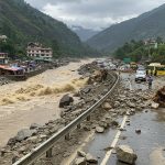 Landslide on Chandigarh-Manali Four-lane, Vehicles Buried: Kangana Says 'I am in touch with the administration'; Land Erosion in Market from Ravi River, 2,000 Tourists Stranded