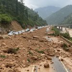Shimla Landslide: Chandigarh-Manali Four-lane Closed, Hundreds of Vehicles Stranded; Electricity Tower Fell in Pandoh, Bridge Damaged in Sunni