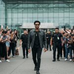 Shumbhanshu Shukla's Unique Style at Lucknow Airport: Crowd Gathers on Road to Watch, Video Goes Viral
