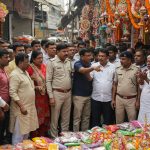 Uproar over Encroachment in Festive Season: Businessmen Enraged by Municipal Corporation's Strictness, Leading to Fierce Arguments