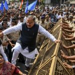 Opposition's March Against Voter Verification: Akhilesh Breaches Barricades After Police Stop Them; Woman MP Faints During Protest