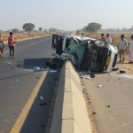 Raebareli Road Accident: Pickup Overturns After Hitting Divider While Saving Cattle, One Dead, Six Injured
