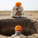 What is Santa doing in a deep pit? Banta's question caused a stir! Find out why this joke is going viral.