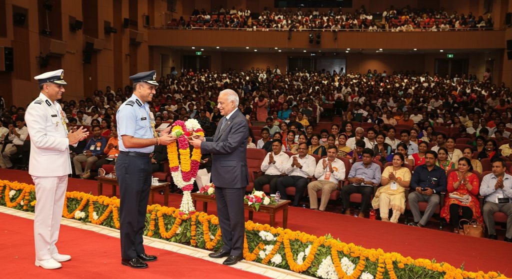 Rousing Welcome for Shubhanshu Shukla in Lucknow: Group Captain Honored Him at CMS, Massive Crowds Gathered