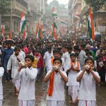 Grand Tiranga Yatra Begins in Kashi with Conch Sounds by Young Students: 4000 Participate, Enthusiasm Unfazed by Rain!