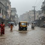 Disastrous rain in Bareilly-Pilibhit: Roads turn into rivers, daily life disrupted!