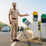 Traffic Policeman Unravels 'Road Colors' Mystery: What Do Milestone Colors Indicate? Video Goes Viral!