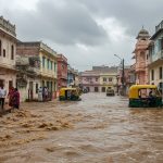 Yamuna's Fury in Agra: Danger Mark Crossed, Water Enters Balkeshwar and Foundry Nagar, Panic Among Residents
