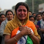 Uttar Pradesh: 34-year-old soldier dies tragic death; Brave wife weeps uncontrollably holding tricolor, people heartbroken
