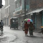 Weather U-turn in Uttar Pradesh: Heavy Rain Expected in Purvanchal and Madhyanchal, Temperature Drops by 6 Degrees!