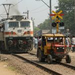 Meerut: Tractor-Trolley Stuck at Kharkhoda Railway Crossing, Khurja Passenger Halted for 40 Minutes, Panic Among Passengers