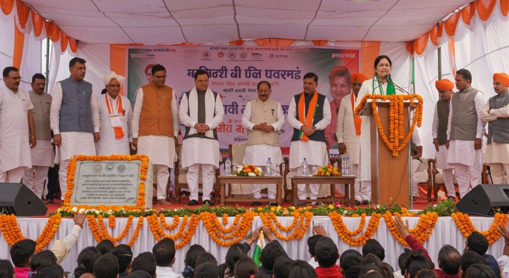 UP Politics Heats Up: SP MLA Rumi Shocks by Speaking from BJP Stage During CM Grid Foundation Ceremony