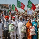 Farmers Distressed by Fertilizer Crisis in Raebareli: SP Workers Stage Massive Protest, Slam Government
