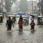 UP in Chaos: 43.2mm Rain in a Day Worsens Situation, Roads Turn into Rivers; Schools Closed Up to Class 12