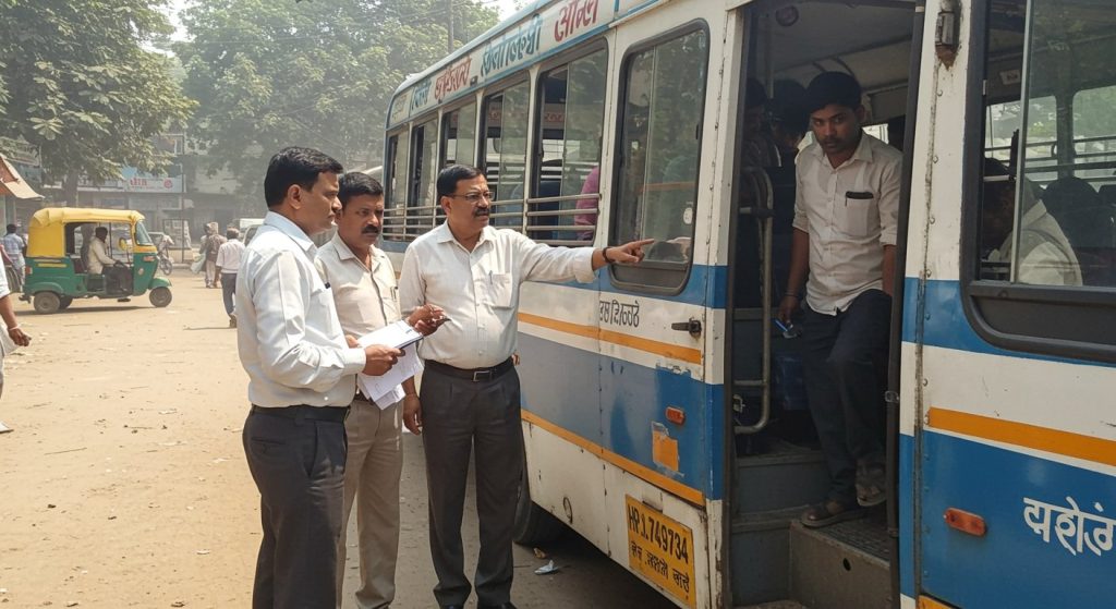 Major Scam Exposed in UP Roadways: One assigned duty, another driving bus; Team caught red-handed!