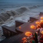 Overflowing Yamuna Reaches Brahmalal Maharaj's Doorstep, Devotees Perform Aarti And Pray For Calm; Watch Viral Video