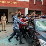 Varanasi: 50 BHU Students Go on Rampage Before Security Personnel, Smash New Car Windows; Driver Seeks Shelter in NCC Unit