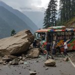 Rocks Fall on Bus on Rampur-Shimla Road in Himachal; 2 Female Tourists Dead; Many Passengers from UP, Maharashtra, Kerala Injured