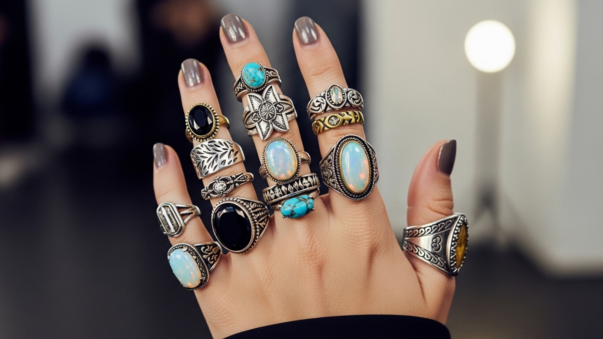 हैरी स्टाइल्स के आइकॉनिक रिंग्स फैशन स्टेटमेंट और उनके मायने